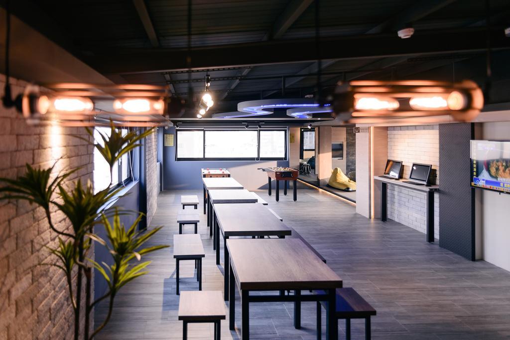 Kiwi Express Hotel-Taichung Station II Buitenkant foto
